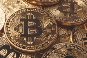SarahLiss1's tweet photo. Аналитик: Биткоин способен возобновить рост при успешном исходе слушаний по поводу Libra

5 дней назад биткоин торговался около $13 000, однако сегодня цена ведущей криптовалюты упала ниже $10 000 и впервые с 18 февраля протестировала 50-дневное скользящее среднее, обращает в... https://t.co/bK0B5EV3DO