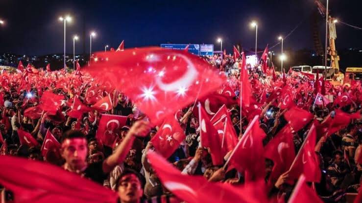 Kahraman milletimizin destanını yazdığı ve bugün 3.yılı olan 15 temmuz şehitlerimizi ve gazilerimiz saygıyla anıyoruz 🇹🇷🇹🇷