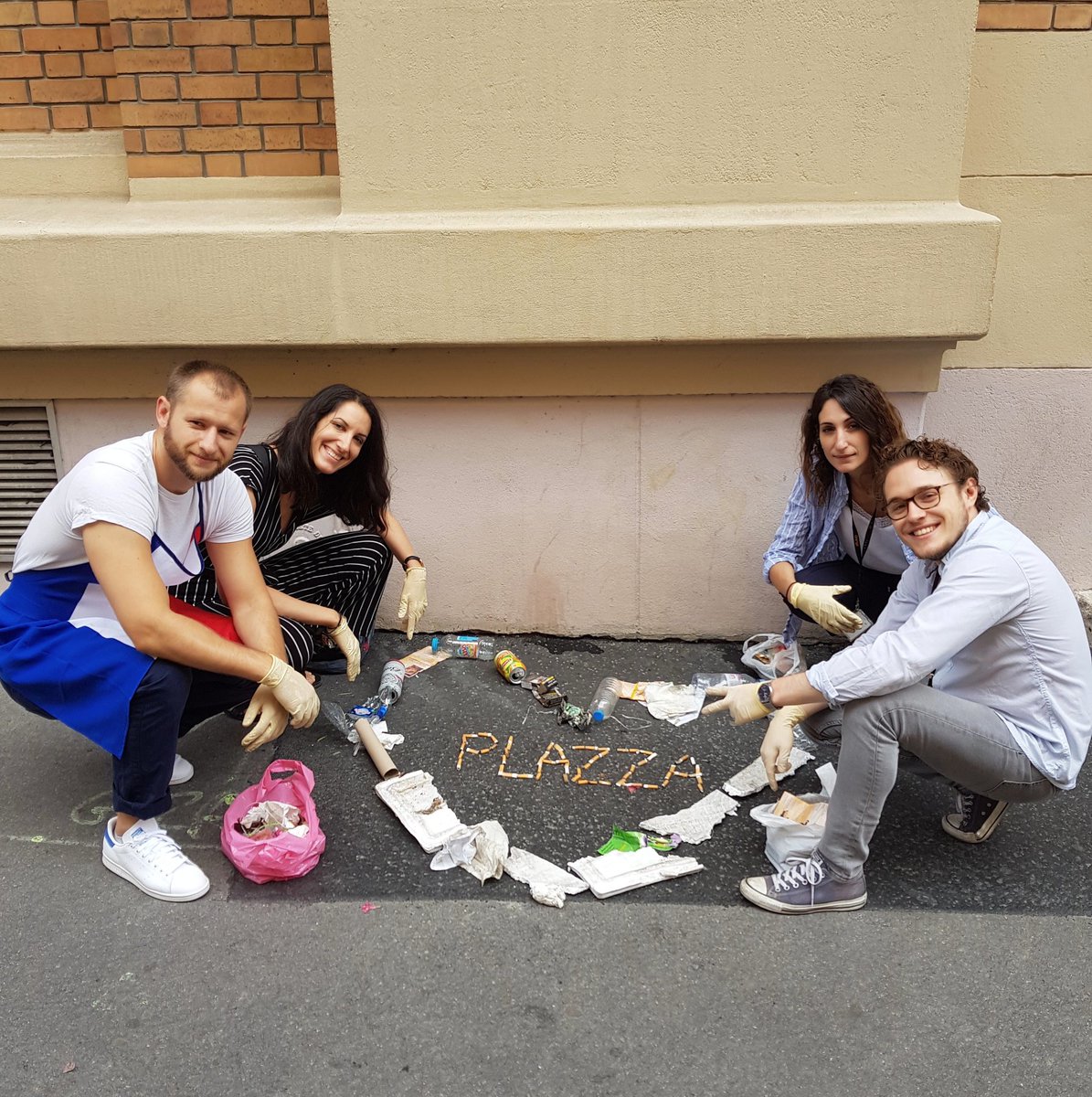 margauxcals's tweet photo. [ARTICLE] Notre challenge #Trashtag mené avec la Team @OrangePlazza est dans @libe !! 😯❤🌍 #GreenPlazza #ProudToBeOrange #EtMercé https://t.co/BG3VEUfXYJ https://t.co/kiCoxUCUTU