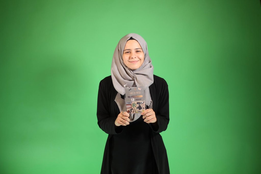NinaAlvss's tweet photo. #PORTRAIT1 : Myriam a 21 ans et est étudiante en droit. Intéressée par le journalisme et la com, elle a finalement décidée de s’orienter dans la presse écrite et le web. Sa participation à la semaine d’ateliers médias lui a permis de consolider son orientation vers le journalisme https://t.co/wxlqKilmJF