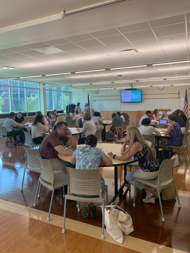 MegHHuggins's tweet image. First round of breakout sessions are underway!!! 4Cs and Checks for Understanding!!  #pacesummit19 #personalizedSC @PACE_Schools @LSMcCauley @StephDiStasio @RBHSGators