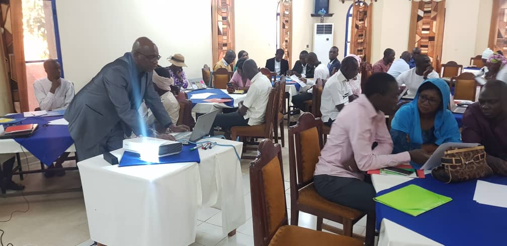 IssaTra34437493's tweet photo. l'atelier UPROOT 2019 qui se tient à l'hôtel Savane de Ségou du 15 au 17 juillet 2019. Ensemble luttons contre l'éradication du VIH/SIDA. #PUPROOT_2019 https://t.co/JhDNv4HCI3