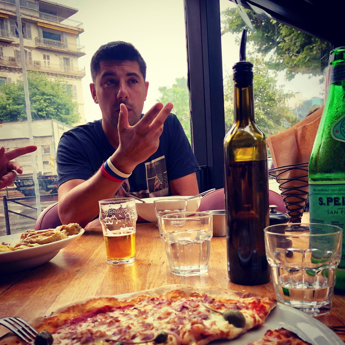 Boidalon's tweet photo. [#MissionDuJour II]

Ce midi, dej #Business chez les amis du #NewYorkNewYork à #Cannes !

Rencontres entre les organisateurs du #PlugFestNice2019 (Concours national de #FilmCourt sur #Mobile 📱) et les forces vives cannoises dans le domaine de l’#Audiovisuel et du #Cinema 🎥... https://t.co/avhjkyAY5B