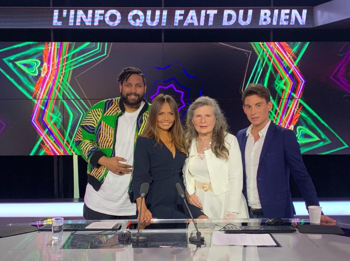 CNEWSLesOFF's tweet photo. 🌸RENDEZ-VOUS
@KevinRazy, humoriste, comédien et auteur, Alex Fighter, producteur et président de "Update Productions" et Sofia Stril-Rever, biographe du Dalaï-lama et spécialiste du Tibet sont les invités de @KarineArsene dans #LIQFDB à 13H00 https://t.co/26B6DnYPOw