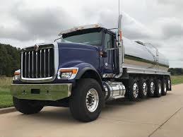 PowellTruck's tweet photo. HX520 is built to carry the load.
Key Features:
Cummins® X15 up to 605 HP / 2,050 lb.-ft. of torque 
Available 150,000 lb. capacity center tow pin provides
assured strength in extreme recovery scenarios 
#trucks #trucking #hauling # https://t.co/KFU7g6cfp0