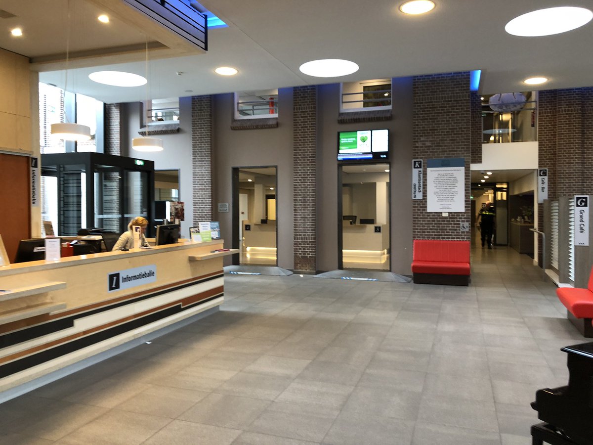McPrehn_van's tweet photo. Op bezoek bij de bibliotheek in Bodegraven om te kijken wat er allemaal mogelijk is voor onze bibliotheek in Carnisselande #biebaanzet #D66 #D66Barendrecht https://t.co/7dFqFpbBvc