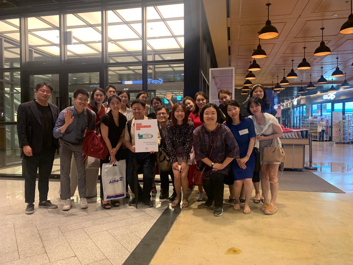 SalzburgGlobal's tweet photo. Nearly 20 people, including Fellows and former interns, met up in #Seoul to celebrate #SalzburgGlobalDay! Food, drink, and good conversation. Perfect. Thank you to Jinny Do and Eunpyo An for organizing this event. #ShareWithSGS https://t.co/9REXyl0Ct2