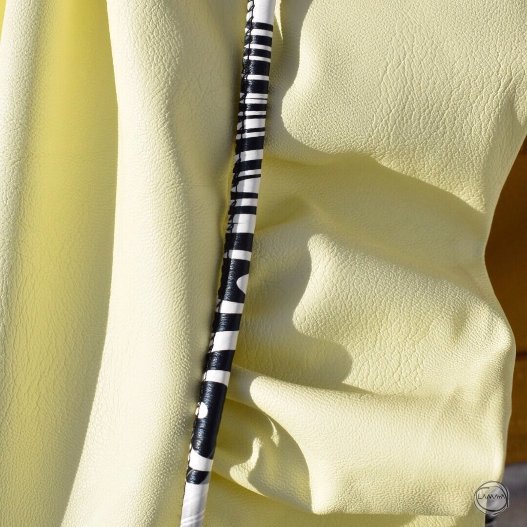 LAMAYAstore's tweet image. Thrilled to bits with frills 😉😉😉
•

•

#softbag #drawstringbackpack #frillybag #yellowbags #onlybags #contemporarybags #urbanbags #wemakebags #holidaybags #drawstringbags #shoppinginbrighton