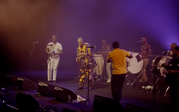 HeyMusicTweets's tweet photo. 🎶 #NowPlaying 🎶

#BCUC feat. #FemiKuti - Live (full concert) @ #JazzàlaVillette2018
@bantucontinua meets the legend of #Afrobeat @FemiAKuti for an explosive cocktail of traditional music &amp; #PunkRock vocals at the @JazzàlaVillette 2018 #festival.

▶️ https://t.co/tzTNDW5PRz https://t.co/bms82idNPZ