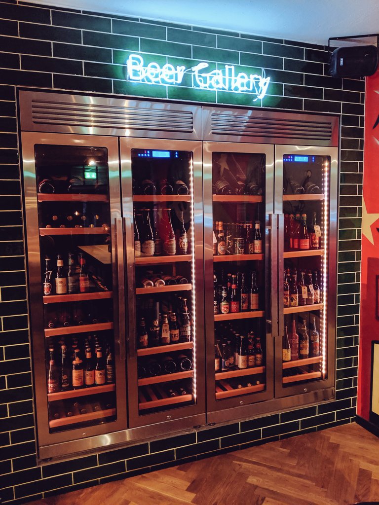 BrandonC_Waller's tweet photo. Now that's my kind of art gallery!! #BeerGallery https://t.co/mUHmZUJPsm