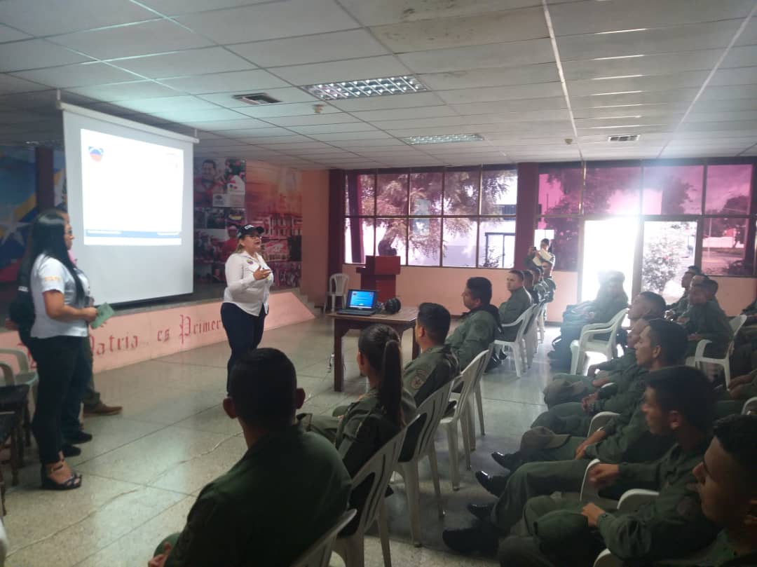 PrevLaraCICPC's tweet photo. Sub Delegación Cabudare, imparte ponencia "No te enredes con las redes", a los funcionarios del Comando zona N° 12 de la Guardia Nacional Bolivariana, parroq. Juan de Villegas, con el fin de dar a conocer los diferentes tipos de delitos que se pueden cometer en las redes sociales https://t.co/UjZdcRki86