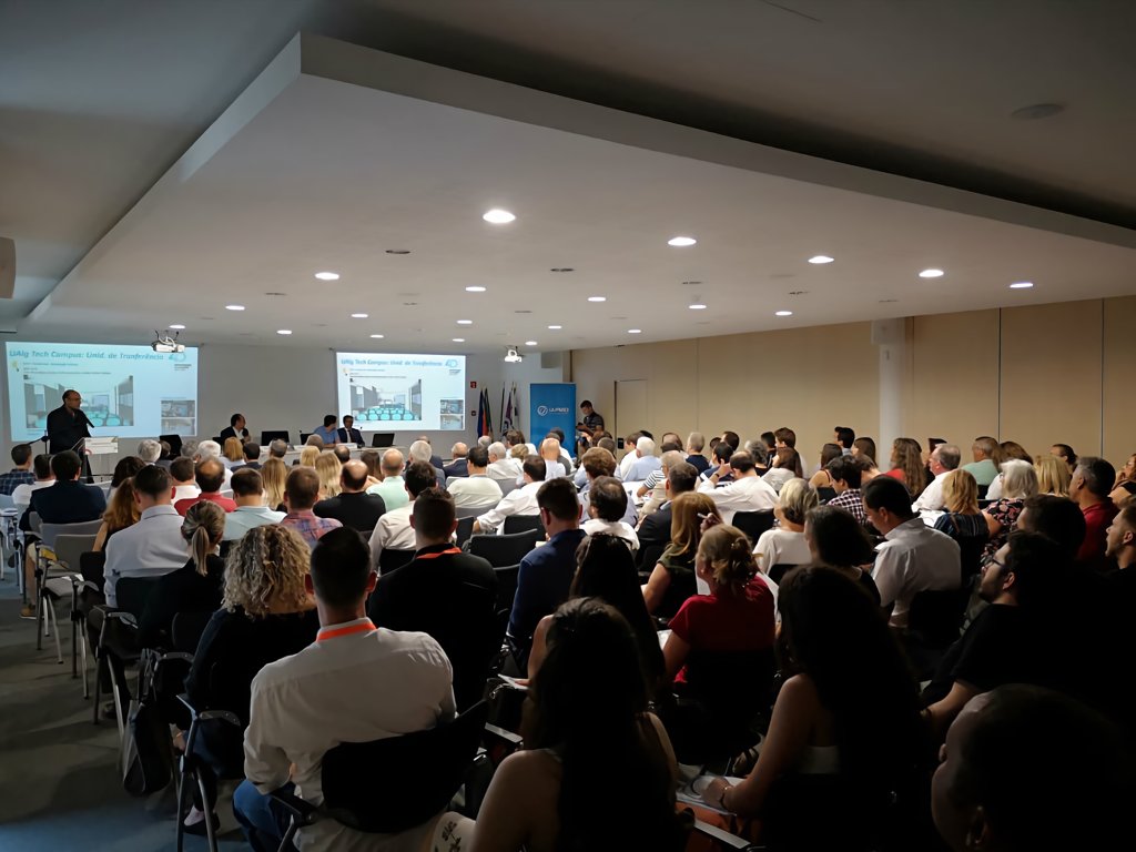 dengun's tweet photo. Last Friday a number of tech companies from the Algarve alongside #Dengun were asked to participate in the Conexão Digital Event at the @IAPMEI - Loulé.
We would like to thank everyone who attended and helped making this such a great event!
#AlgarveEvolution #AlgarveTechHub https://t.co/jXKEESQcxJ