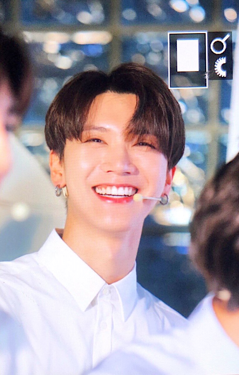 Sentimentalfly's tweet image. 15/07/2019 #WayV #WeiShenV #威神V
#TEN #李永钦 ☕️