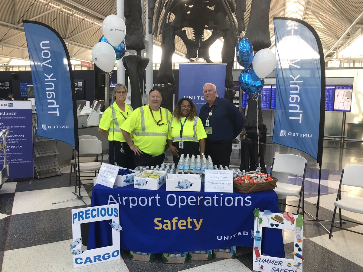 Scott13138104's tweet image. ORDAO safety team thanking our customers for their patronage with safety tattoos, water and candy, coloring books for all kids and kids at heart @MikeHannaUAL @weareunited @JMRoitman @HermesPinedaUA @mcgrath_jonna @rickvual @FoxMikeFoxORD #WhyILoveAO
