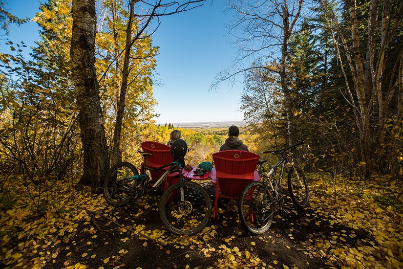 canadianliving's tweet image. This year, make an extra effort to enjoy the beauty of autumn with a trip to Riding Mountain National Park—where horseback rides, picturesque hikes and serene moments on Clear Lake are easy to come by. @travelmanitoba #exploremb #explorecanada

canadianliving.com/life-and-relat…