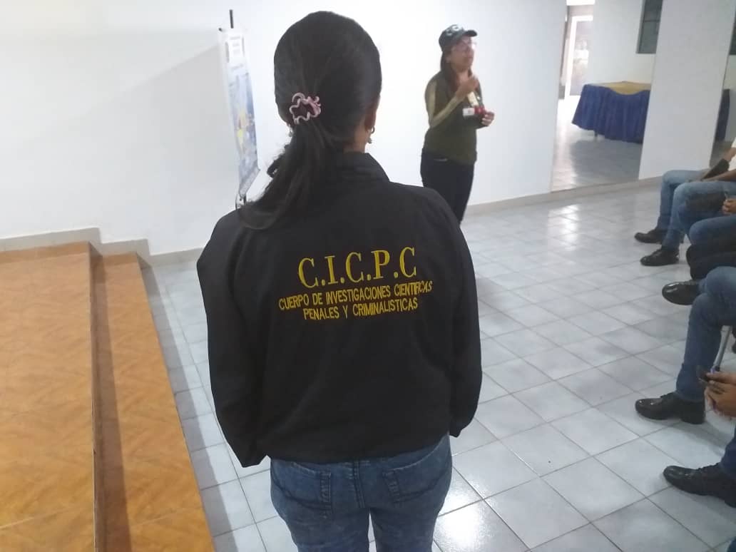 PrevLaraCICPC's tweet photo. Sub Delegación Barquisimeto, imparte ponencia "Prevención de la violencia escolar/bullying", a los estudiantes de la UNES Lara, parroq. Unión, con la finalidad de dar a conocer los factores de protección o prevención de la violencia escolar o el bullying. https://t.co/PuUO2SxqfE
