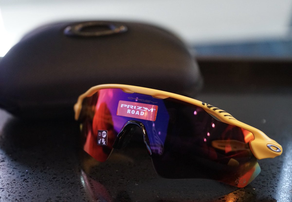 ⚡️ WIN with <a href="/oakley/">Oakley</a> ⚡️

We have a pair of Tour de France 2019 edition Radar EV Path 🕶 to give away! Simply RT before 17:00 CEST on Tuesday 16 July.

Good luck! 

#OneObsession #OakleyPrizm