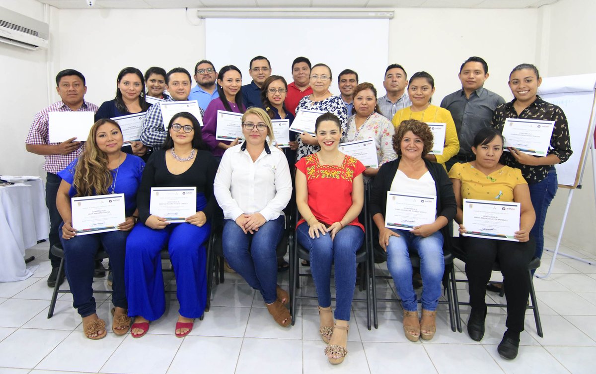 Un total de 20 docentes de la #UAC recibieron capacitación en el estándar de competencia EC0647 "Propiciar el aprendizaje significativo en educación media superior y superior", impartido por la Entidad de Certificación y Evaluación del #ICATCAM.
#CapacitarParaCrecer