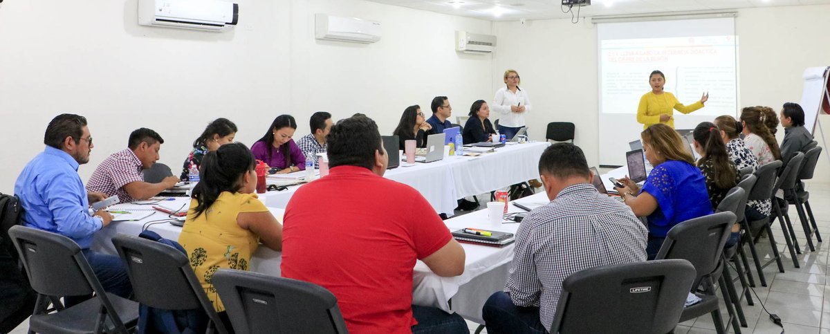 Icatcam's tweet photo. Un total de 20 docentes de la #UAC recibieron capacitación en el estándar de competencia EC0647 "Propiciar el aprendizaje significativo en educación media superior y superior", impartido por la Entidad de Certificación y Evaluación del #ICATCAM.
#CapacitarParaCrecer https://t.co/0zxiPTcOcR