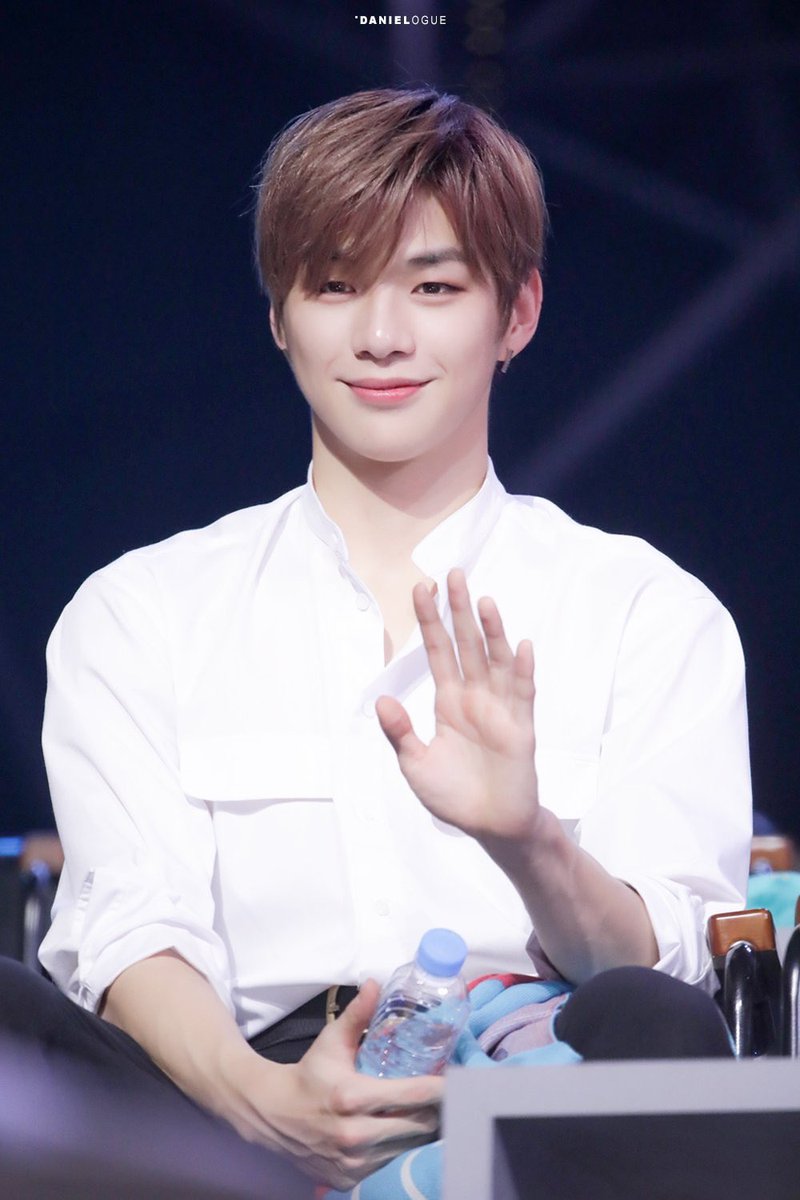 kang daniel pics tweet media