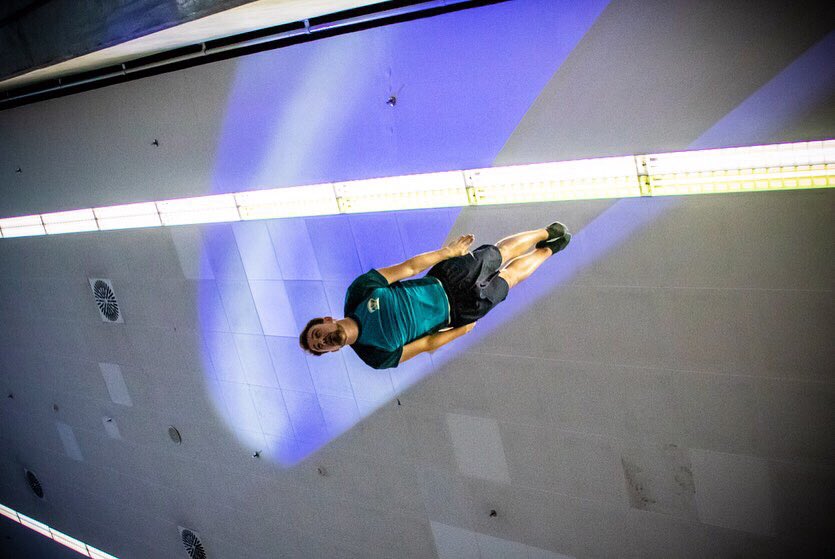 SportSummit_es's tweet photo. Espectacular exhibición de gimnasia de trampolín por entrenadores y atletas en el stand de @_canaryjump 🤸🏻‍♂️ 👏🏻 #ExpoDeporteTF https://t.co/9ljde0bYnN