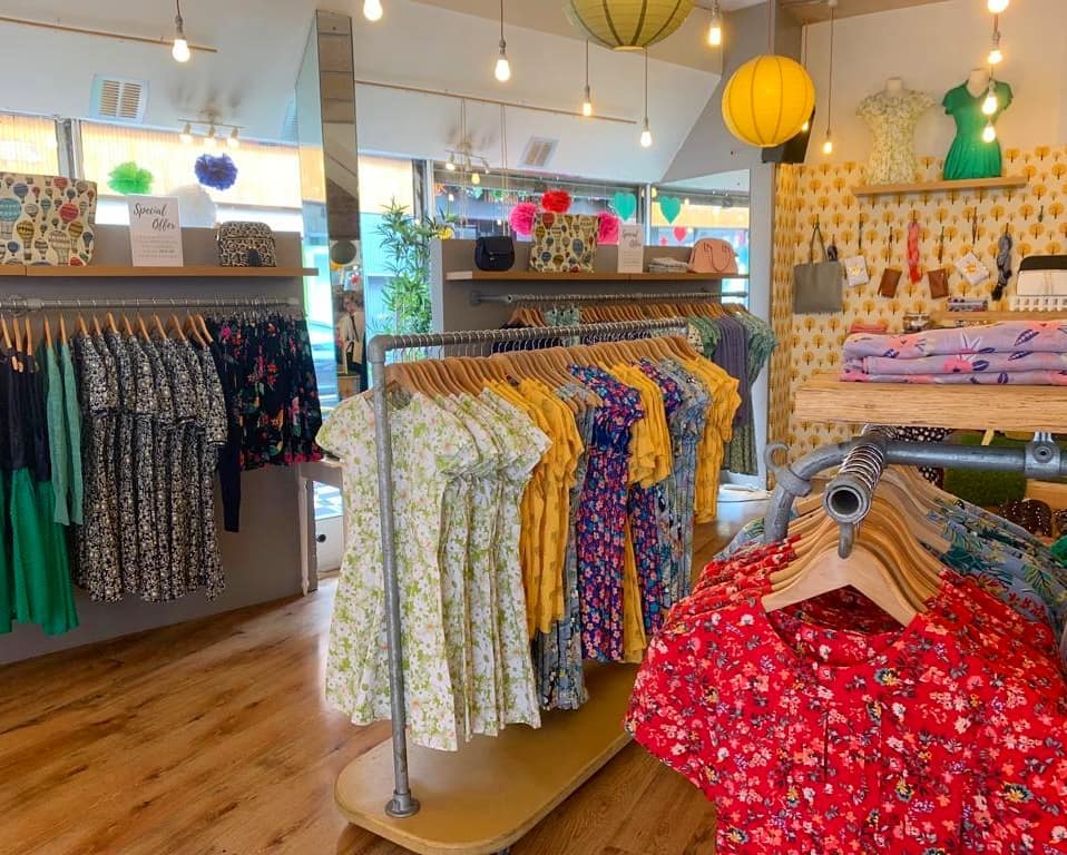 DublinFashion's tweet photo. Monday afternoons should be spent shopping! 😜💗 If you're a fan of the nifty fifties or love retro fashion in general, be sure to visit @iloveCarousel, the most stylish staple on Exchequer Street! 🤗💃🏽 #DublinFashion https://t.co/6CqeG20qQZ