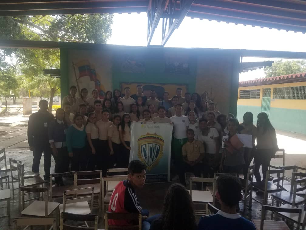 PrevLaraCICPC's tweet photo. SD Quíbor, imparten ponencia "Prevención de la violencia escolar/bullying”, a los estudiantes del Liceo Bolivariano "La Costa", a fin de dar a conocer que es acoso escolar, tipos, efectos y consecuencias. https://t.co/RTLeKjlcrX