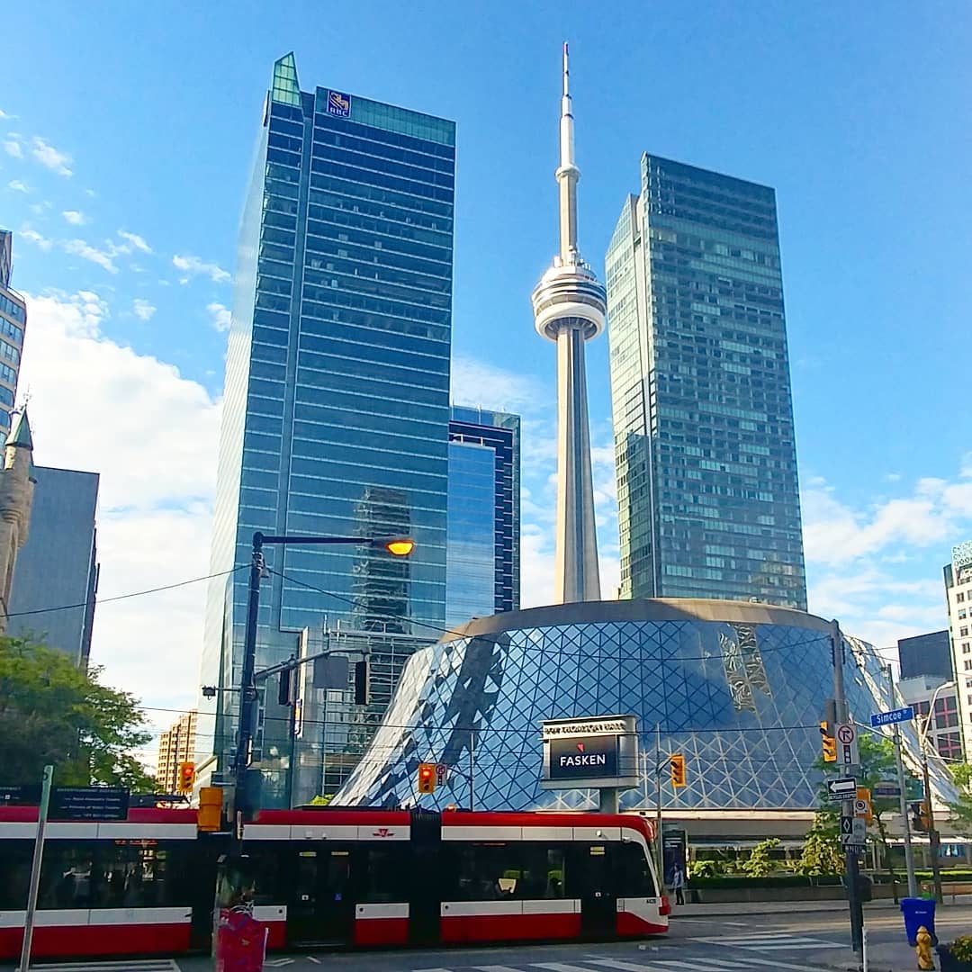 SeeTorontoNow's tweet photo. From what to do and eat, to where to shop and stay, @Forbes has your complete #Toronto guide for visiting the city. https://t.co/G3QleF6G99  #SeeTorontoNow https://t.co/JzWoP4C35m