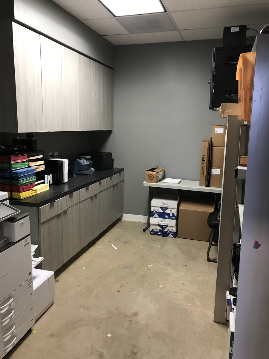ToniaTomlin's tweet image. Sorted Out&apos;s Before and After # 5
Office Workroom:  It is important to have a functional and organized space to share with your co-workers.  Being able to find your supplies, will save you time and money! 
#sortedout #transformedspaces #dallasorganizers