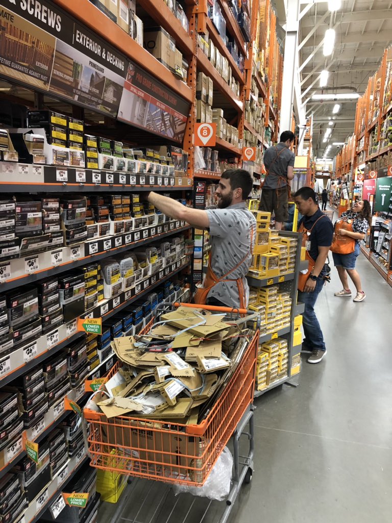 Bendotts's tweet image. Packing down Fasteners #PackItIn #ShelfAvailability @BReynolds503 @AlexZ19130444 @Jimmy_Depot4013 @blkubes @codytaylorhd