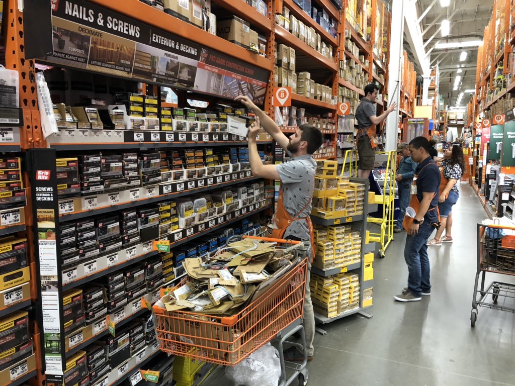 Bendotts's tweet image. Packing down Fasteners #PackItIn #ShelfAvailability @BReynolds503 @AlexZ19130444 @Jimmy_Depot4013 @blkubes @codytaylorhd