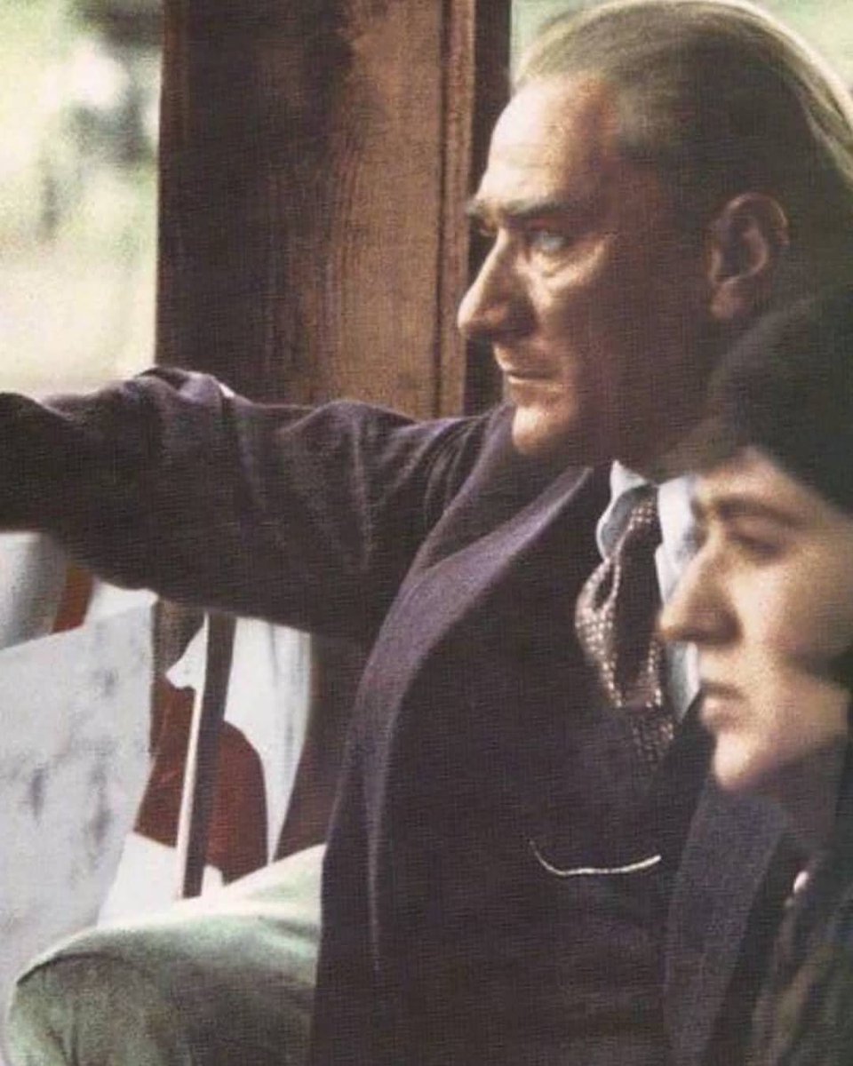 "Arkadaşlar, efendiler ve ey millet, biliniz ki, Türkiye Cumhuriyeti şeyhler, dervişler, müritler ve meczuplar memleketi olamaz. En doğru en hakiki tarikat, medeniyet tarikatıdır."

Mustafa Kemal Atatürk