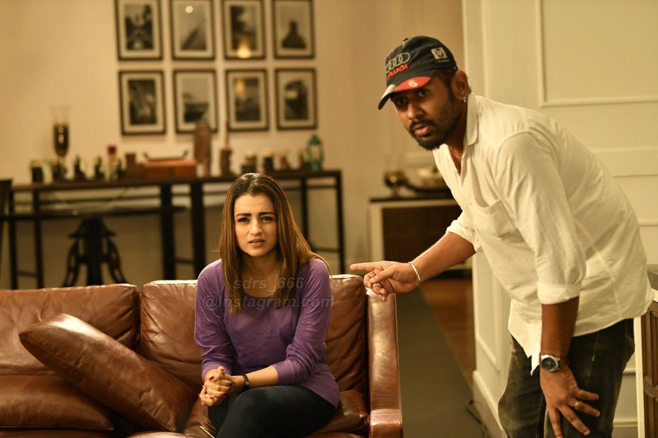 D_hps0qWwAAP3ET?format=jpg&name=large