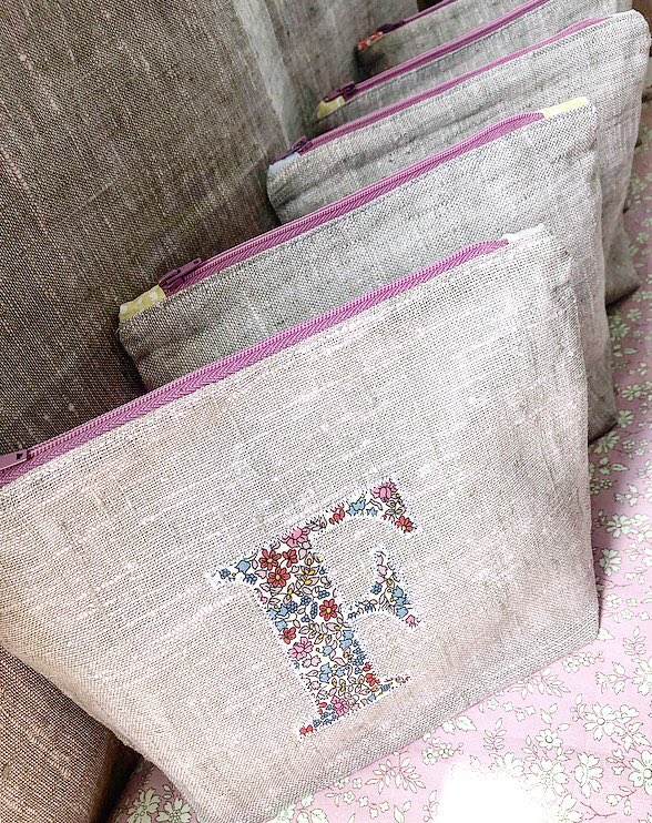 MummyMinestrone's tweet photo. Waterproof lined Linen washbags with zipper ☺️ Personalise with any initial in @LibertyLondon fabric 😍
#washbag #cosmeticbag #makeupbag #libertyfabric #linen #personalised #teachergifts #thankyougifts #etsy #EtsySocial #handmadehour #etsystore #EtsySocial https://t.co/BUvcc4w9qi