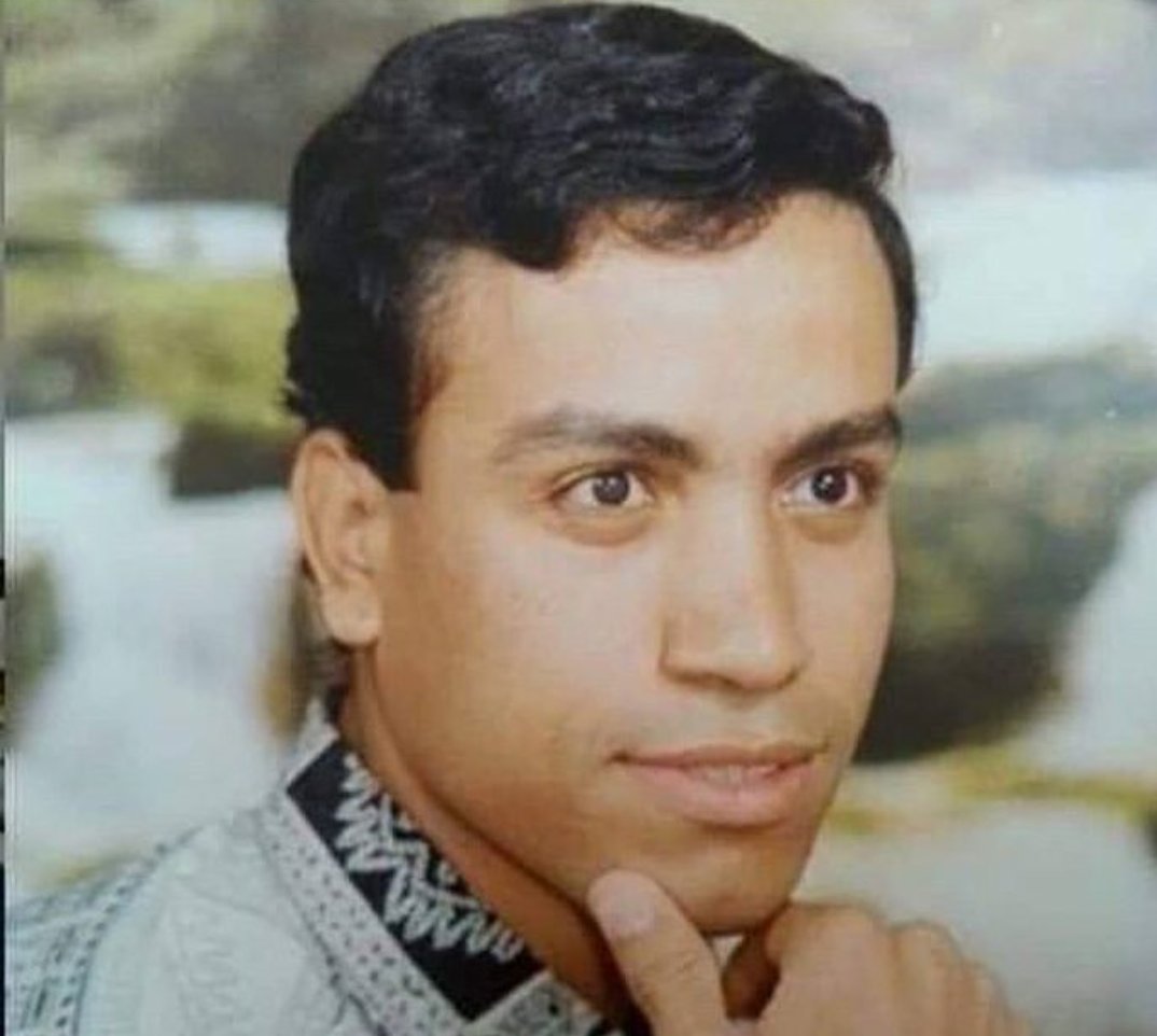 لما المراقب يشوفك وانت بتغش فى الامتحان وتعمل نفسك بتفكر فى السؤال 😂