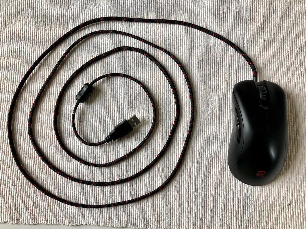 micha_mit_i's tweet photo. Damn that paracord cable from @ParaCableMods is so light and smooth. Now my Zowie EC2-B feels like wireless and is nearly perfect. π€― @ZOWIEbyBenQ should offer their next mice with this kind of cable. π€ #paracord #ZowiebyBenQ #Zowie #EC2B #Modding #diy #ParaCableMods https://t.co/5sPb5E9QPY