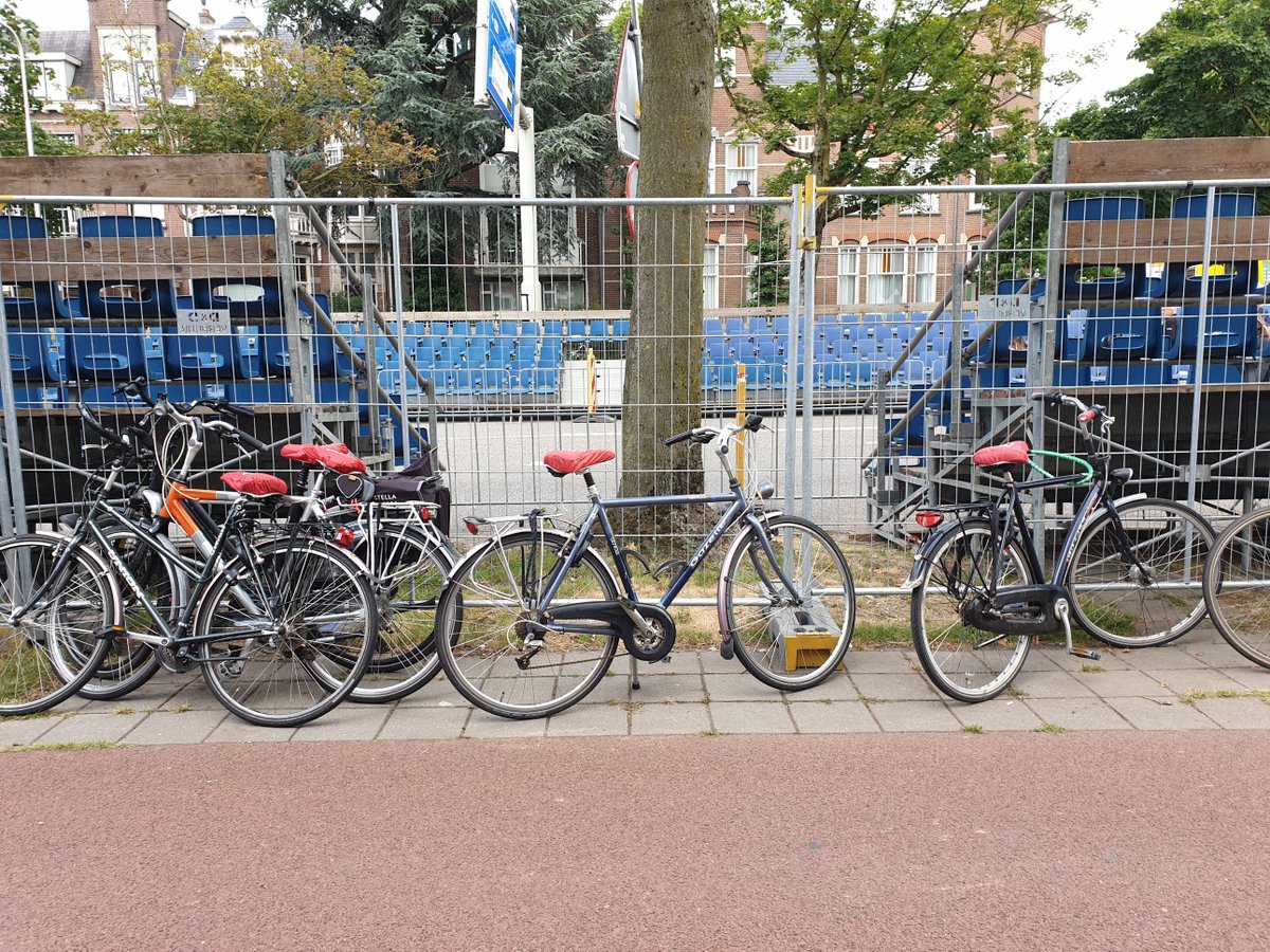 LumiGuide's tweet photo. Are you searching for a parking location during @vierdaagsefeest ?
Check out our Green Mobility WebApp for @gem_Nijmegen : https://t.co/DdCbXvrh7p
The WebApp gives you updated info on available bike and car parking locations in the centrum #Fietsstalling #vierdaagse #Nijmegen https://t.co/p7kQBRb4sB