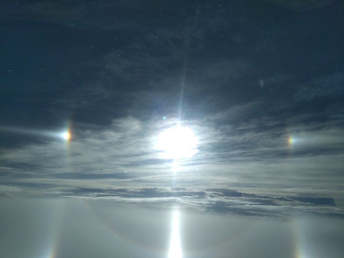 vic_tigre's tweet image. Primera vez que veo un arcoiris de caasi 360°! Algo espectacular!! Muy delgado, más parecido a un "halo"