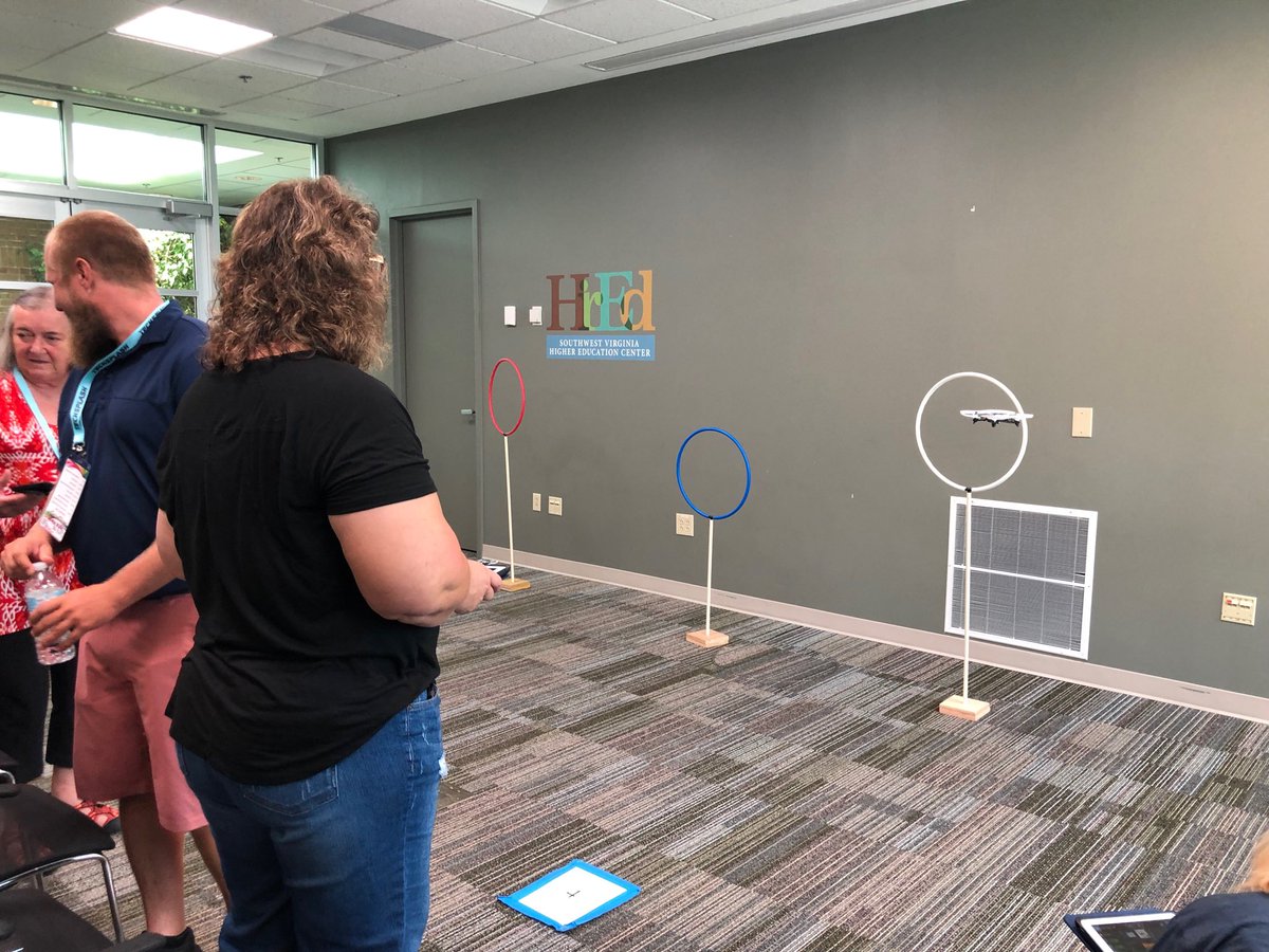 PartinJennifer's tweet photo. Droning ⁦@TSwva⁩ #techsplash19 https://t.co/j9eU1TYdUh