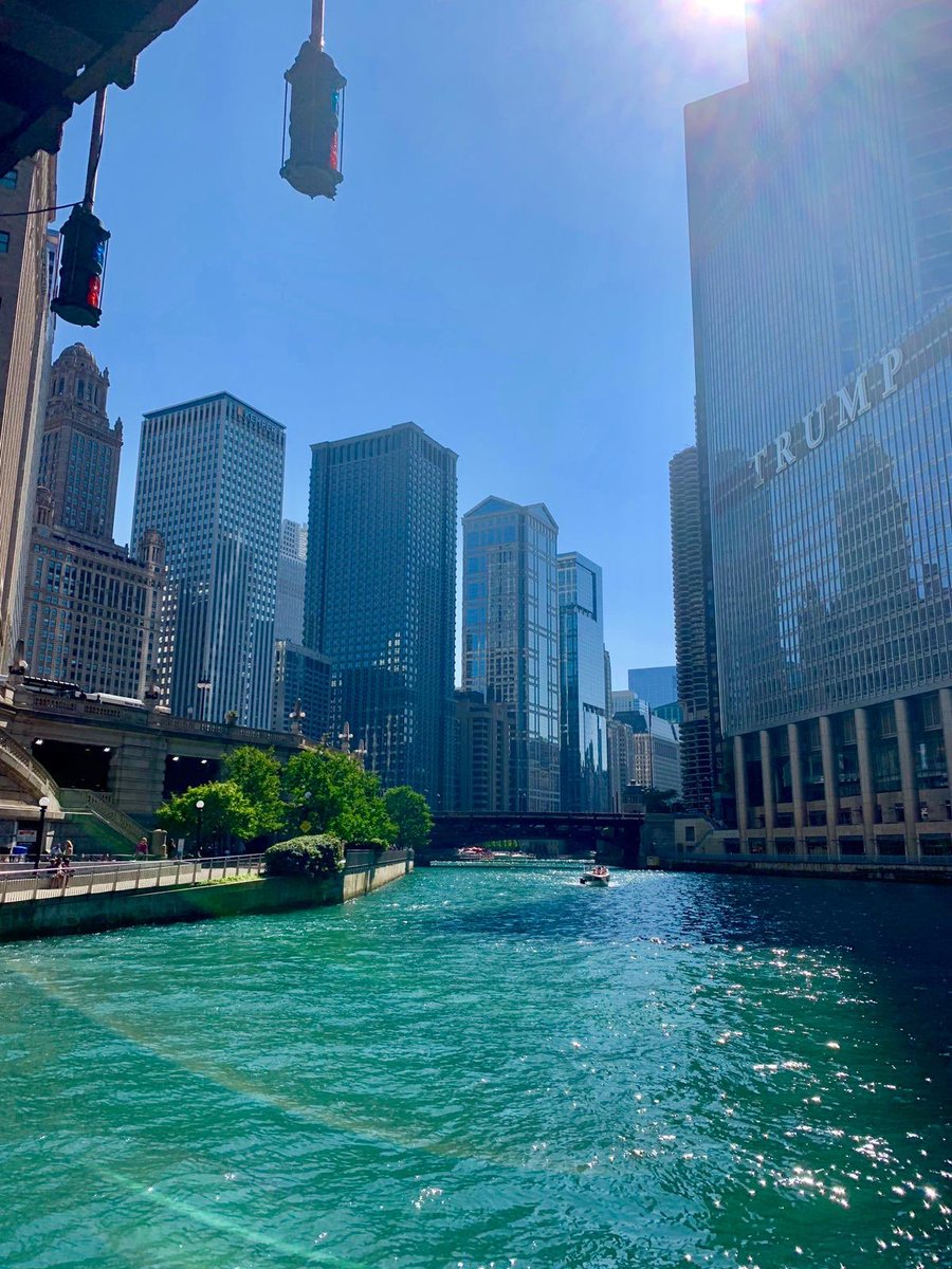 ir_global's tweet photo. What a great way to end #IRCHICAGO19 than to sail down the #Chicago 🇺🇸

It’s been a great conference and we have loved meeting with all of the members that was in attendance. #IREVENTS #Networking #Conference https://t.co/wPt5KHyI6f