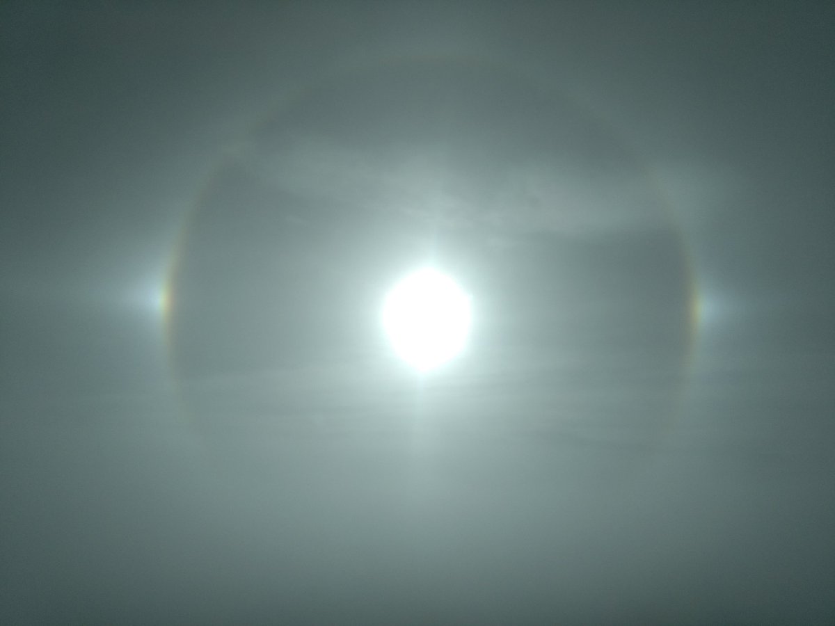 vic_tigre's tweet image. Primera vez que veo un arcoiris de caasi 360°! Algo espectacular!! Muy delgado, más parecido a un "halo"