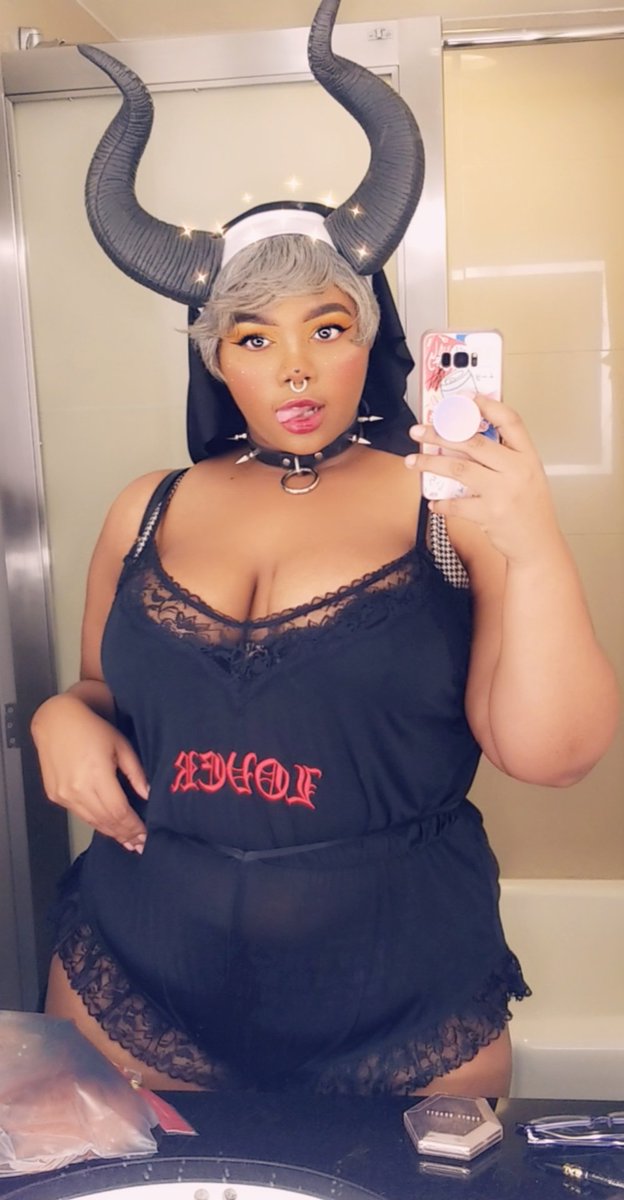 softlyvenus_'s tweet photo. Ready for your punishment? 😈💖

#plussize #alternativegirl #egirl #chubby #bbw #demonslut https://t.co/ZiQdnUlf4O