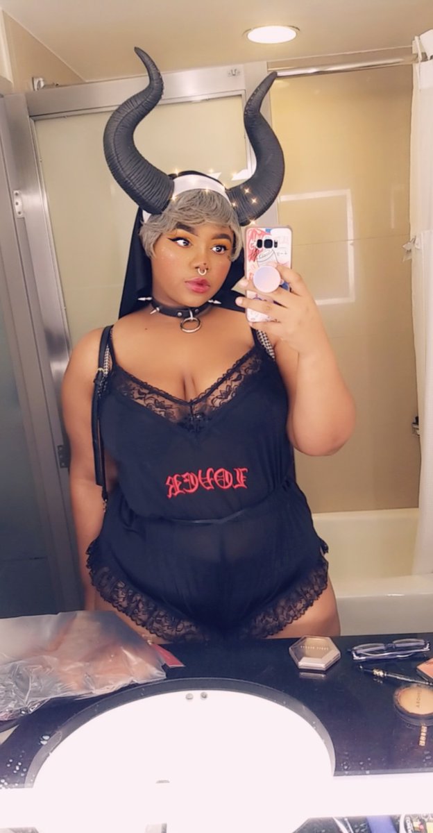 softlyvenus_'s tweet photo. Ready for your punishment? 😈💖

#plussize #alternativegirl #egirl #chubby #bbw #demonslut https://t.co/ZiQdnUlf4O