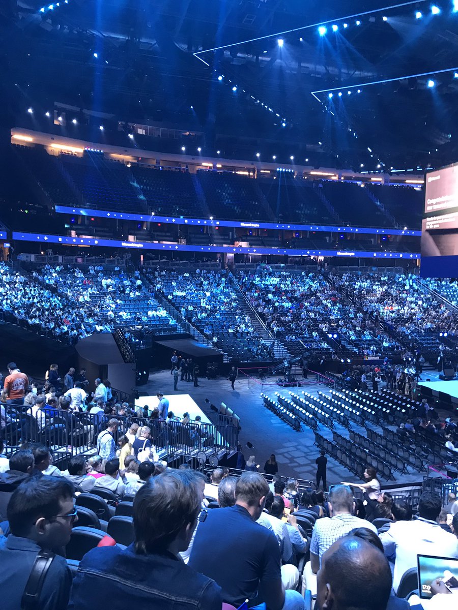 SophieDAVAL1's tweet photo. C’est parti pour #MSInspire avec notre équipe de choc @ArrowECS_Fr https://t.co/Ml3pRBaGuj