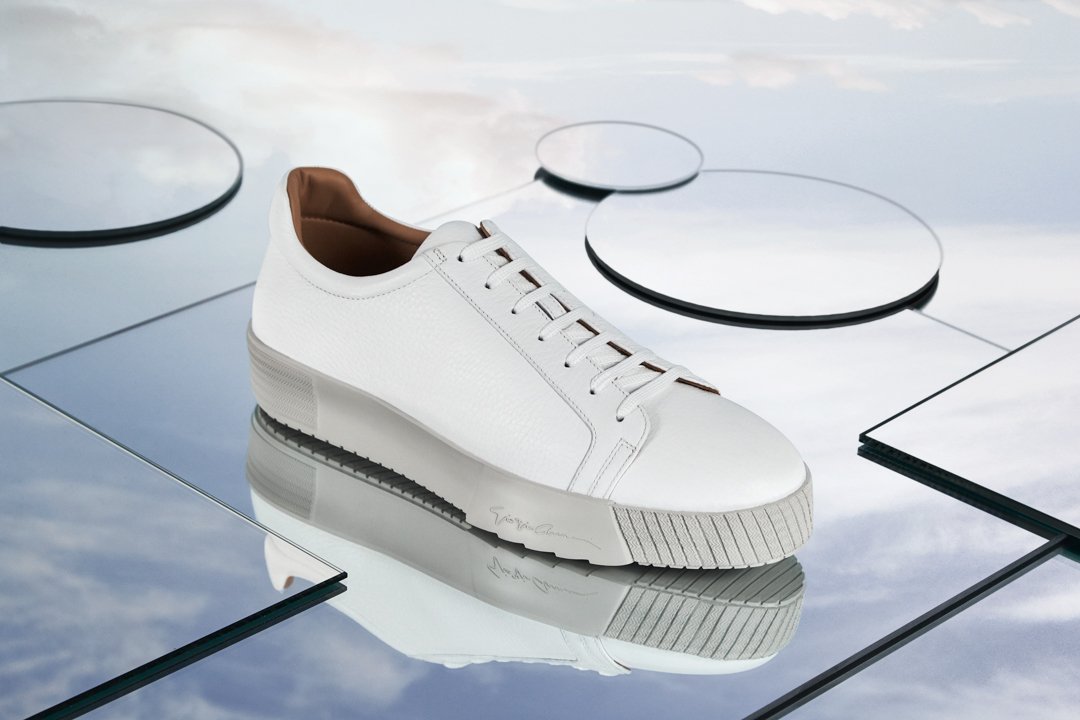 Armani on Twitter: "Sleek design and simple lines make for a modern yet  classic sneaker for men #GiorgioArmani Shop them here:  https://t.co/D5nJ2siGyL https://t.co/GuoOck9G1O" / Twitter