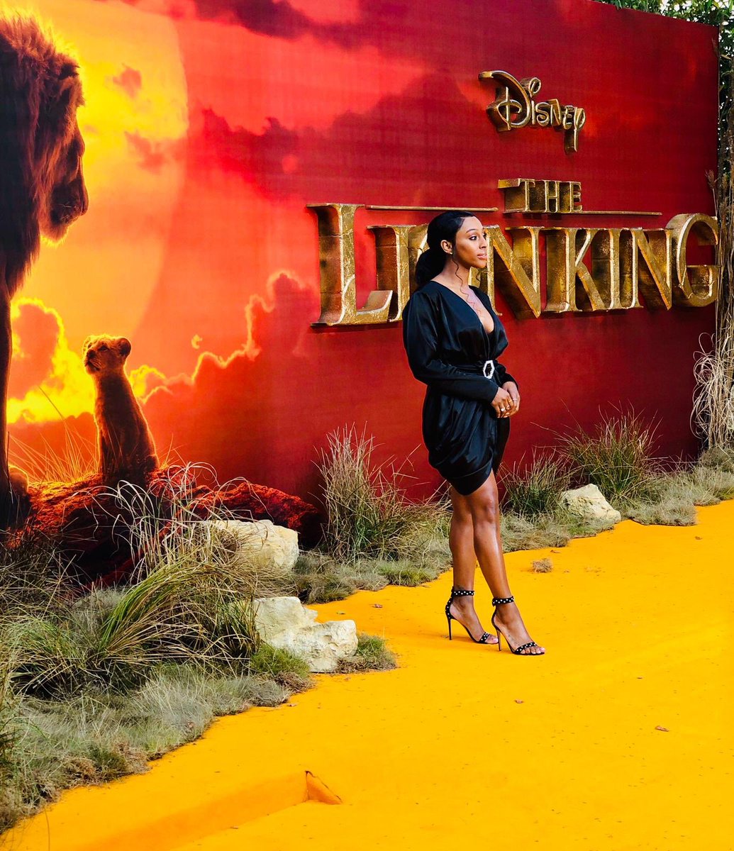 alexandramusic's tweet photo. Loved every minute of last night! Lion king is amazing !!! 🦁👑 #TheLionKingPremiere https://t.co/E93pbU3K0F