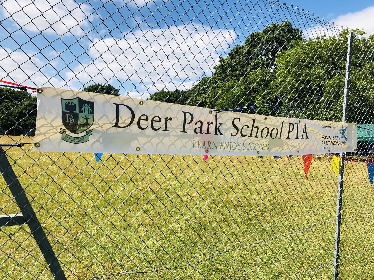 RichmondFC1861's tweet photo. The community team are out in the sunshine supporting @DeerParkSchool PTA fun sports afternoon! 👍☀️🏅🏉
@QKidsFirst #ThisIsCommunity https://t.co/BzYXPjrdLY
