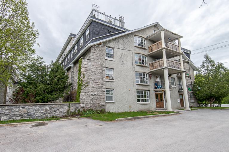 PrimecorpPM's tweet photo. Available for August 1st at Manoir Lucerne: 
1 bedroom plus den for $950.00 all utilities included plus one parking space. 
For more information email: aduncan@primecorp.ca or call: 613-722-2000 https://t.co/bMhKaIadsb