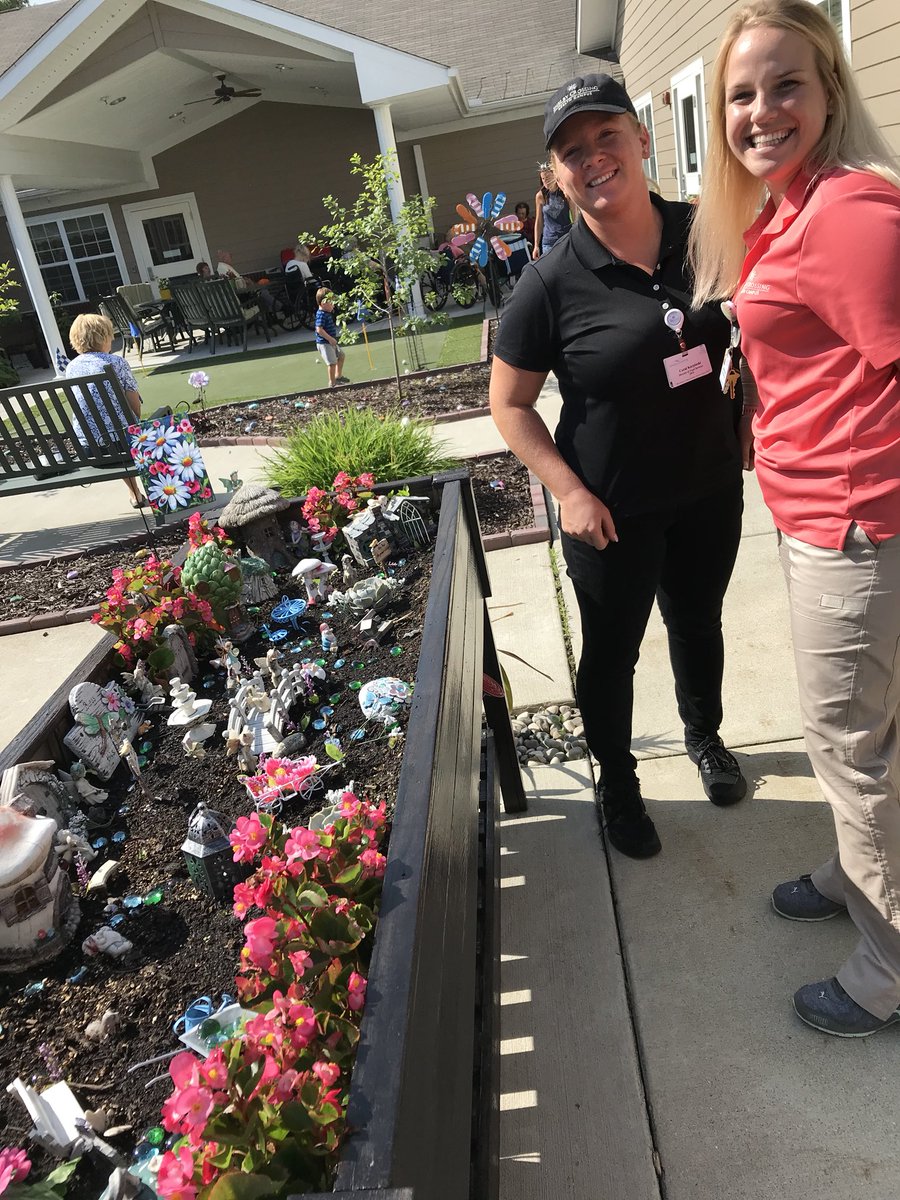AlyssaSpicer3's tweet photo. @ShelbyCrossing has set the bar high for the East Side! You can really feel the love! #CampusInColor2019 https://t.co/0MY2psnOSa