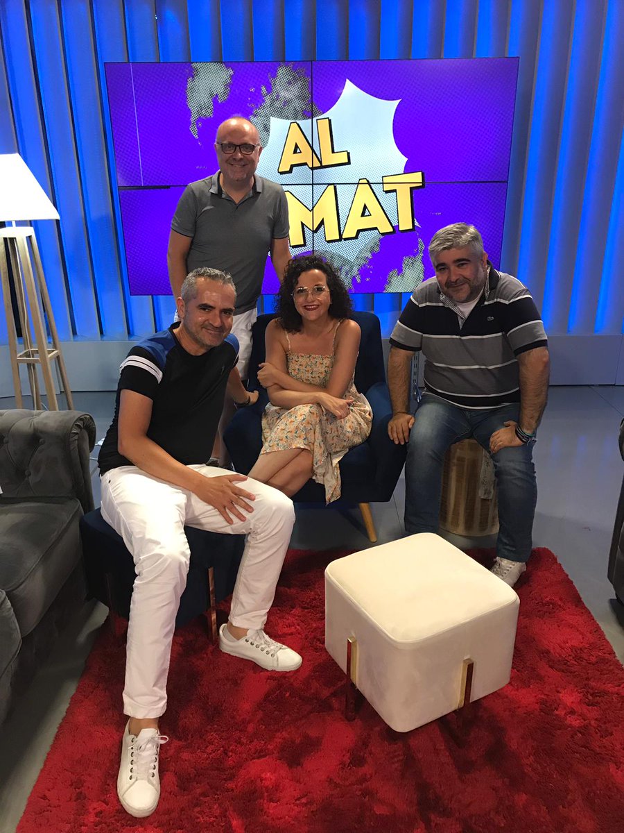 veusdefesta's tweet photo. El dire is on fire🔥🔥 y vuelve #alremat con @PepaPepae y charrando con @juanmeneses10 y @Bertobaldaquino . A las 19h en @Levante_TV . https://t.co/AVq5CKcGZt